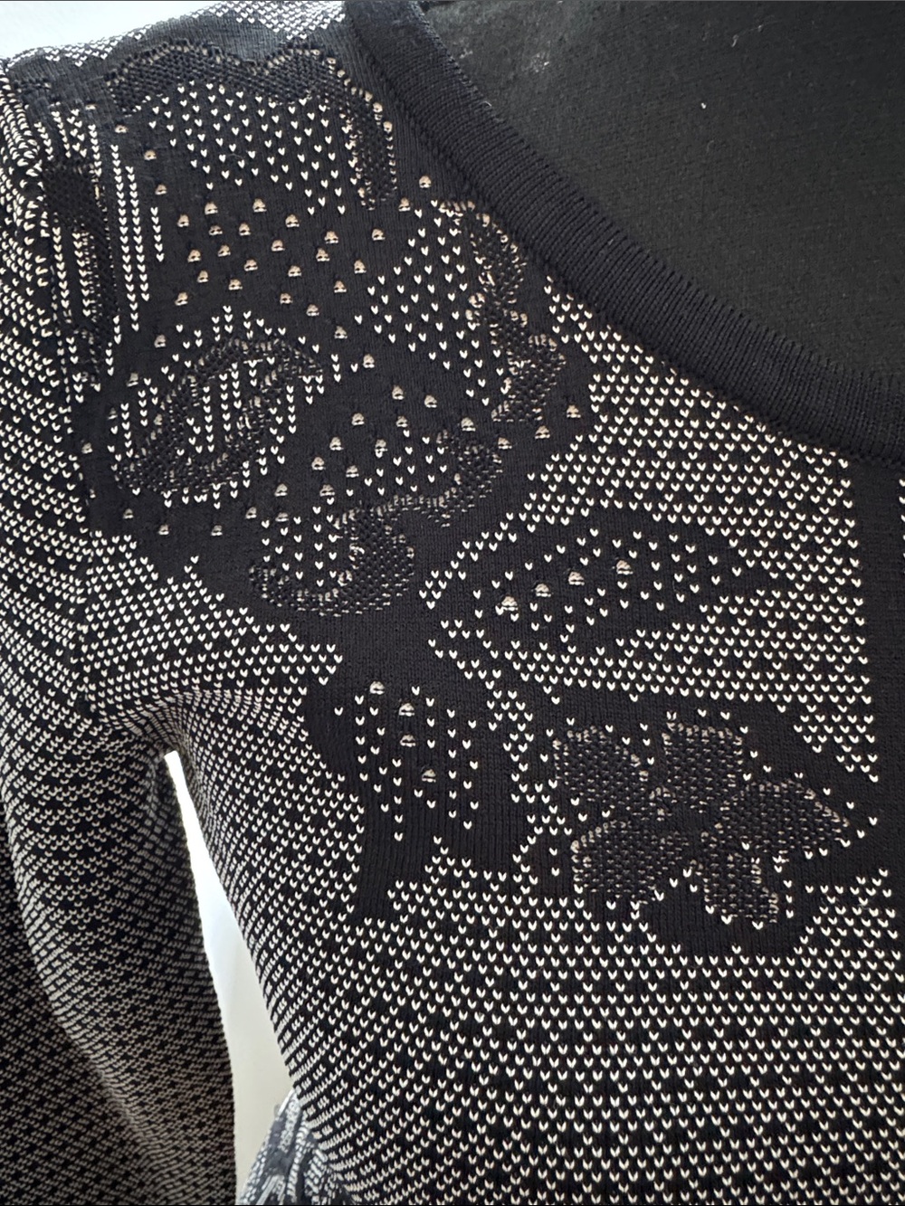 Elegant Black and Gray Floral Knit Dress - Picture 3 of 10